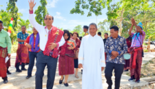 Bupati Malaka dr. Stefanus Bria Seran (SBS) menghadiri acara pentahbisan gereja Santa Sisilia Kotafoun/ist/Ba/Timornesia